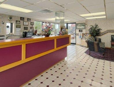 Days Inn By Wyndham Richburg Интериор снимка